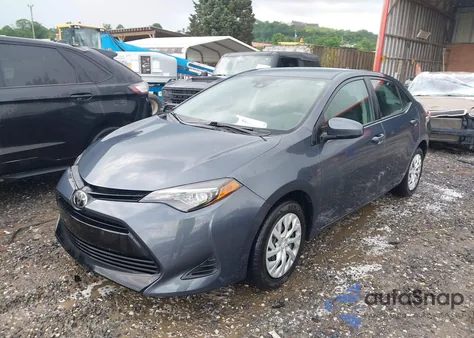 2019 Toyota Corolla Le z USA, uszkodzony, nr VIN 5YFBURHE5KP937095